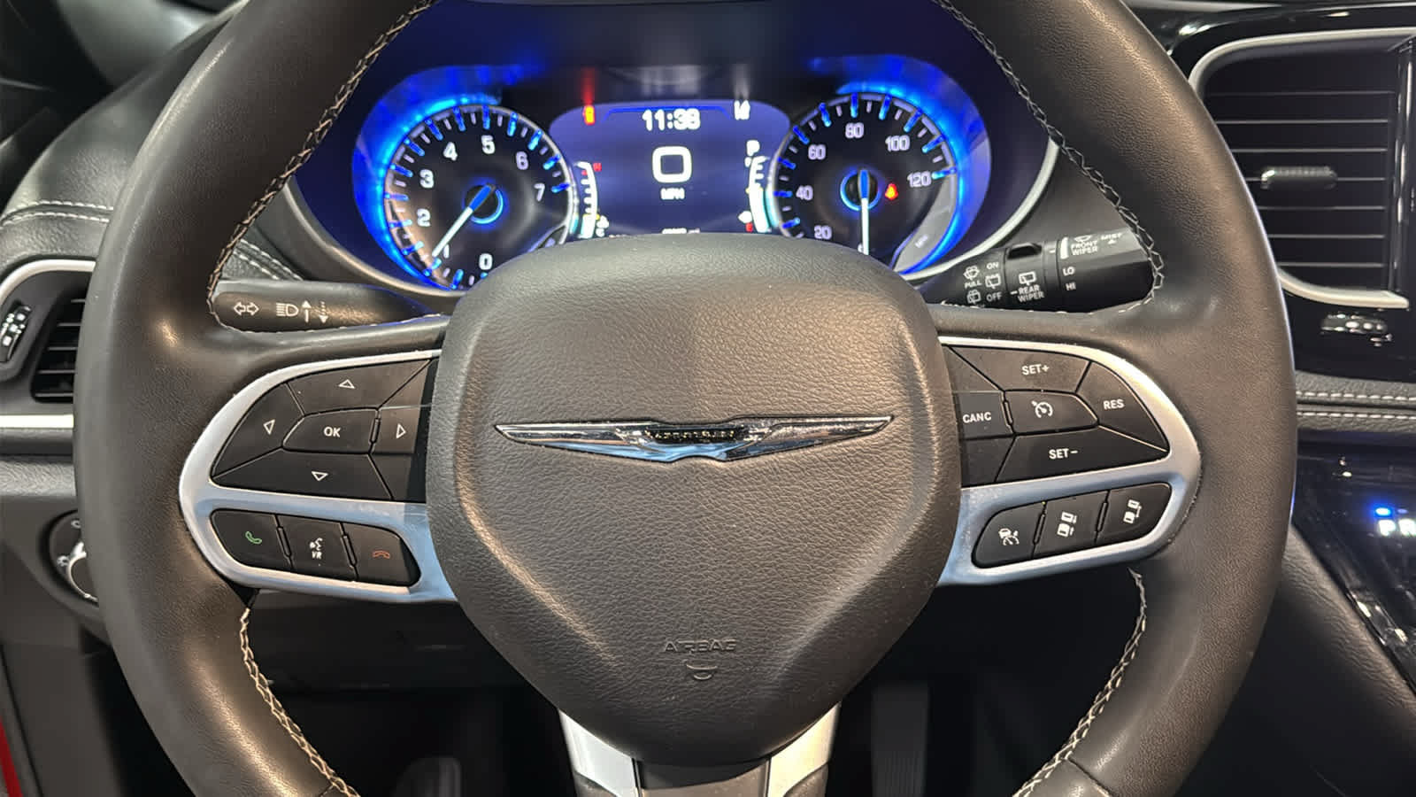Used 2025 Chrysler Pacifica Select FWD image 11