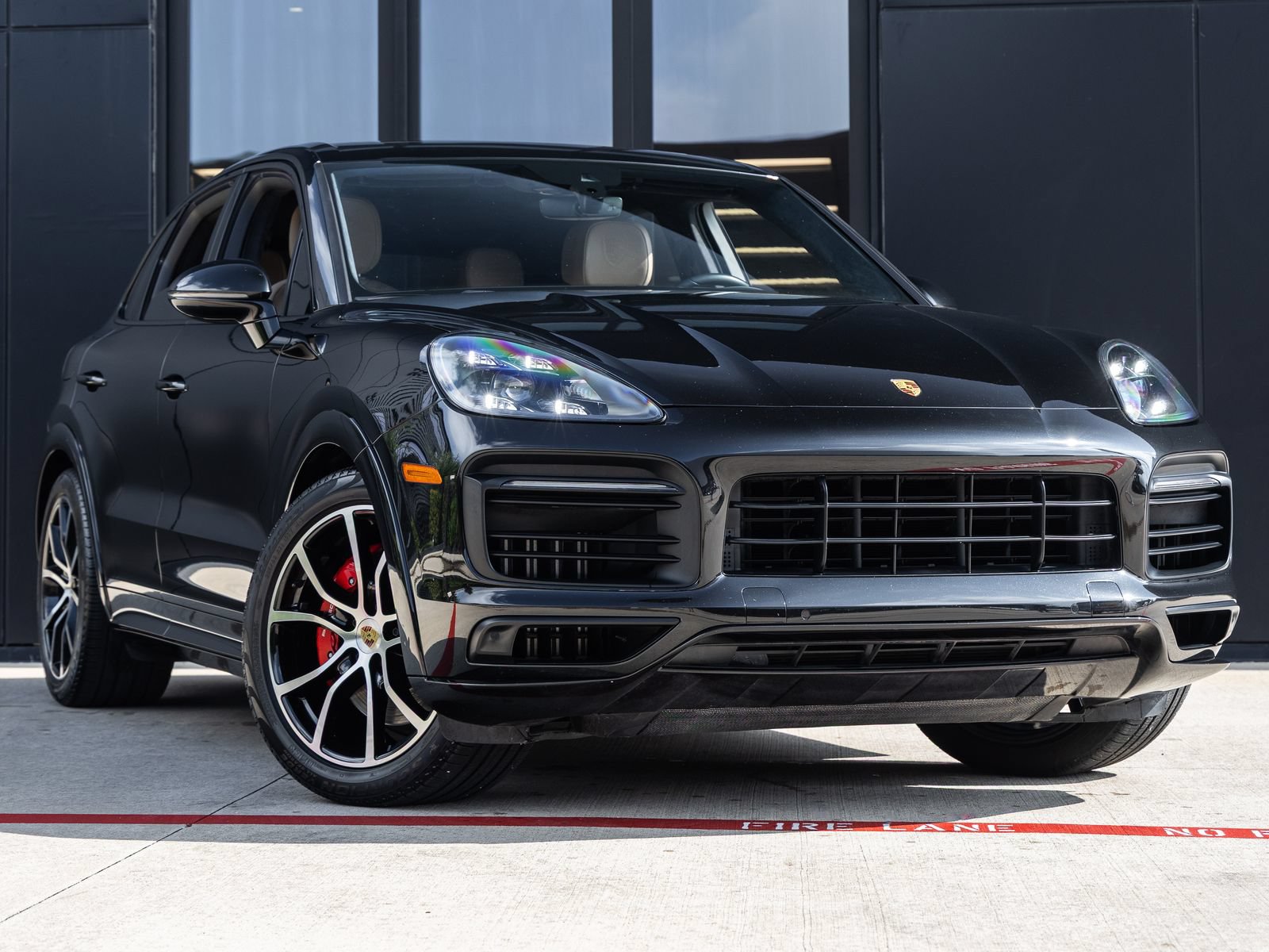Certified 2023 Porsche Cayenne GTS AWD/4WD image 6