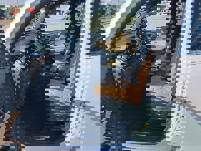 Used 2023 Chevrolet Equinox Premier FWD image 11