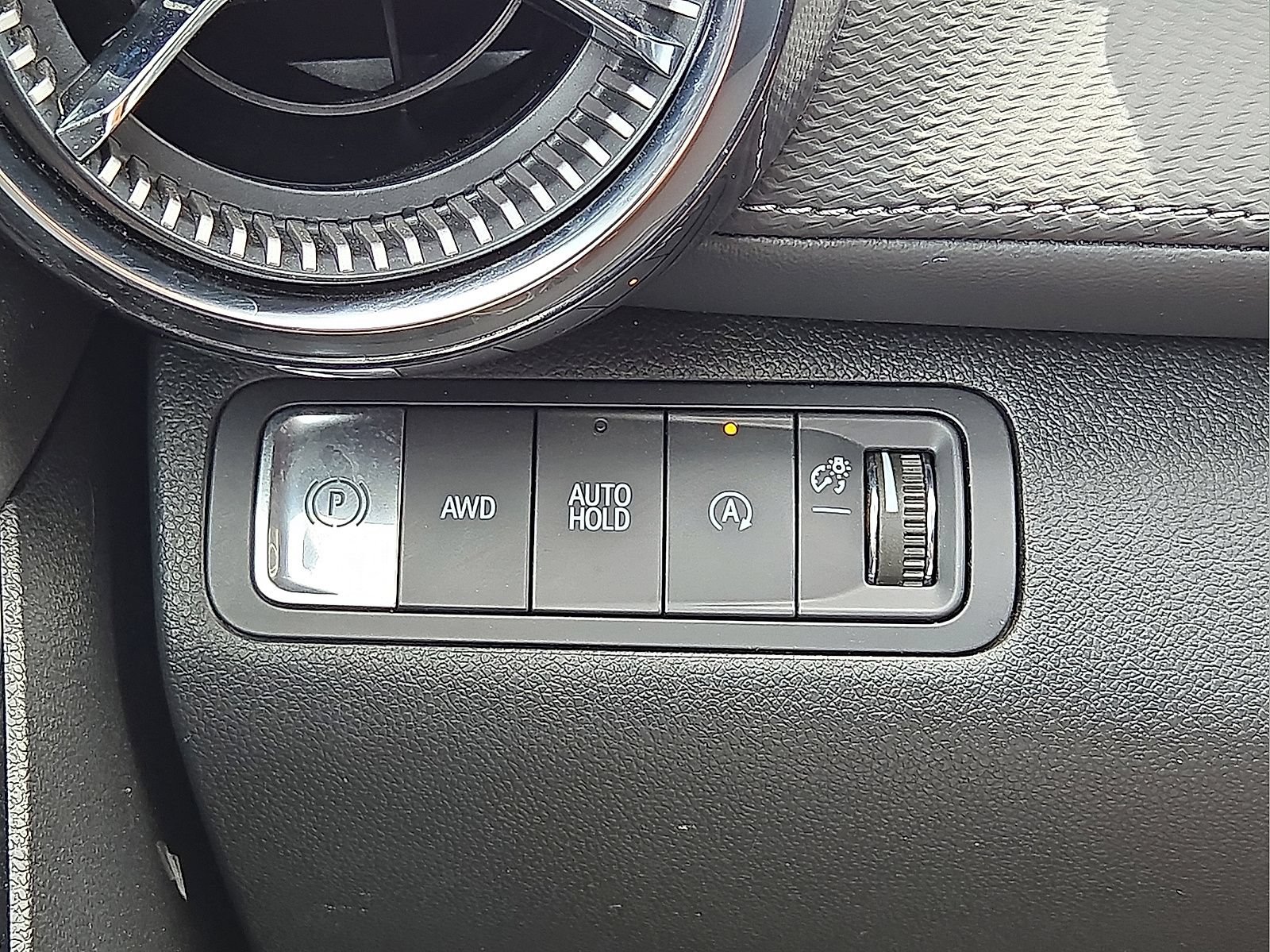 Used 2025 Chevrolet Equinox LT AWD/4WD image 24