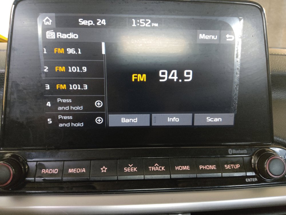 Used 2020 Kia Forte LXS FWD image 25