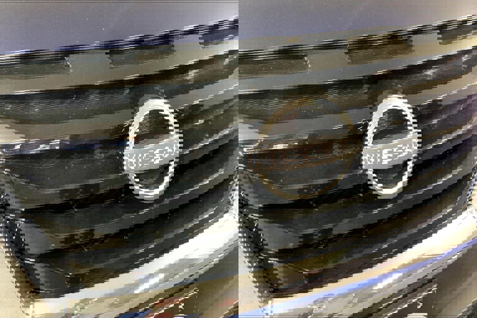 Used 2025 Nissan Pathfinder SV image 29