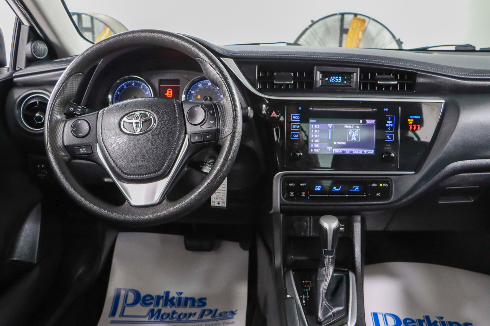 Used 2019 Toyota Corolla LE image 17