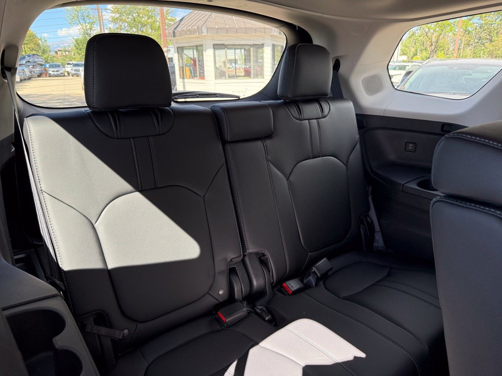 Certified 2026 Honda Pilot Touring image 17