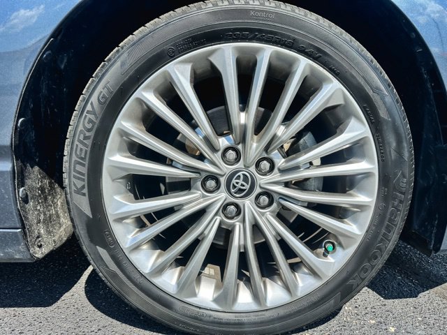 Used 2019 Toyota Avalon Limited FWD image 11
