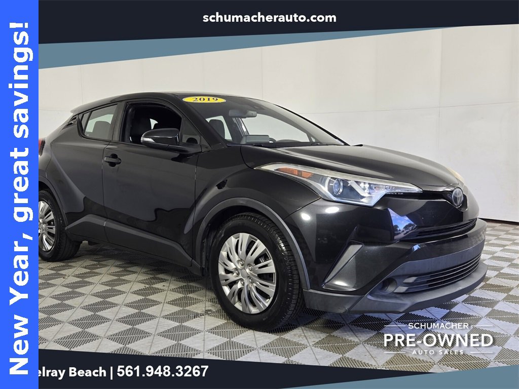 Used 2019 Toyota C-HR LE image 1