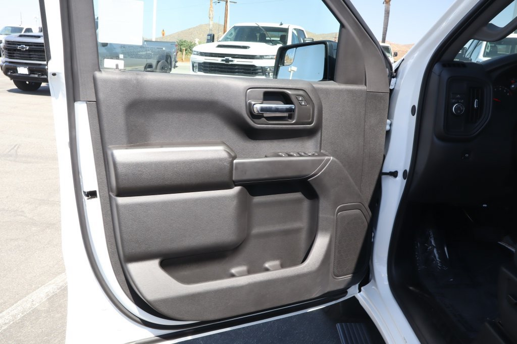 New 2026 Chevrolet Silverado 1500 Custom w/ LPO, Dark Essentials Package RWD image 17