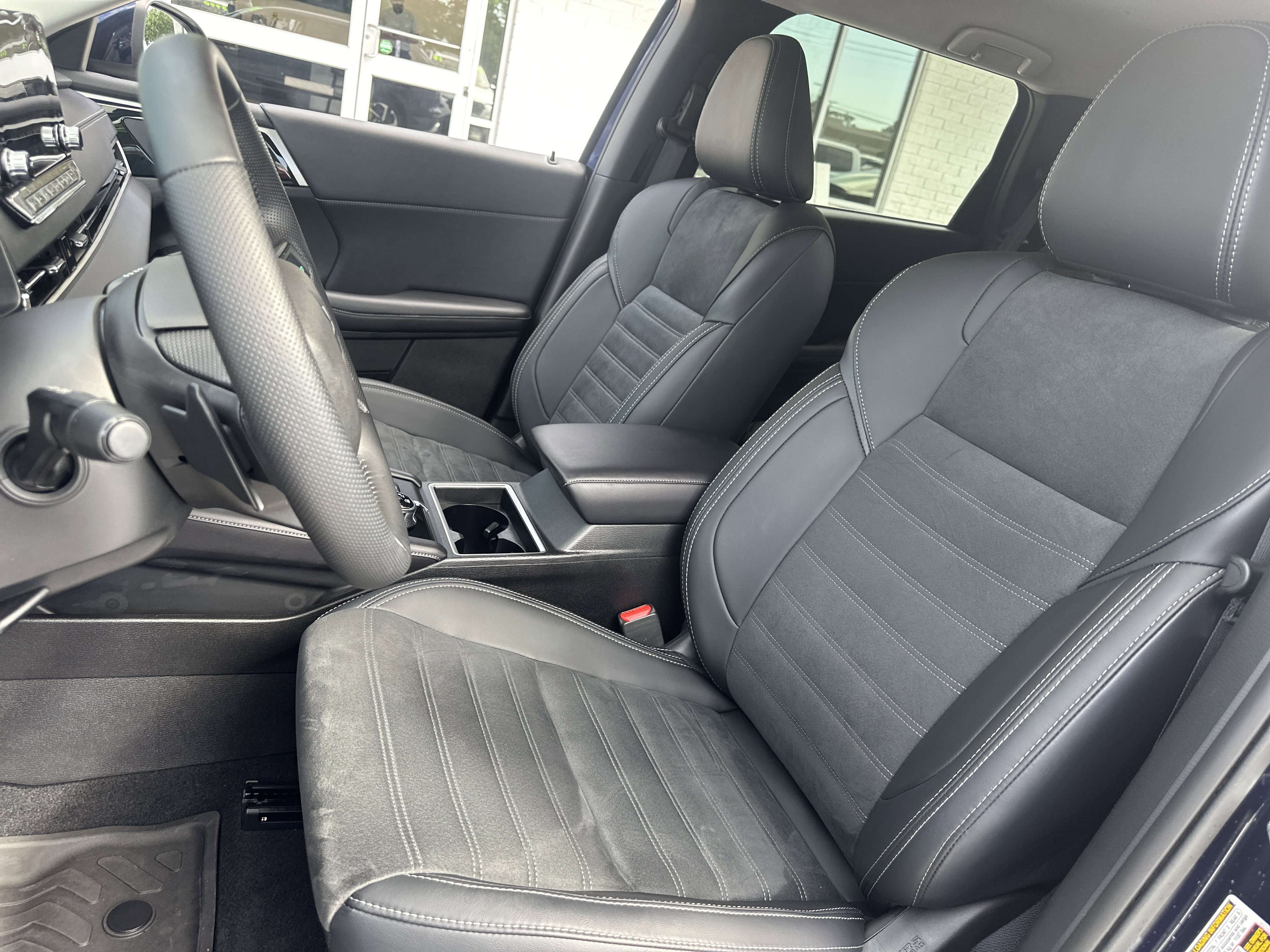Used 2024 Mitsubishi Outlander SE AWD/4WD image 11