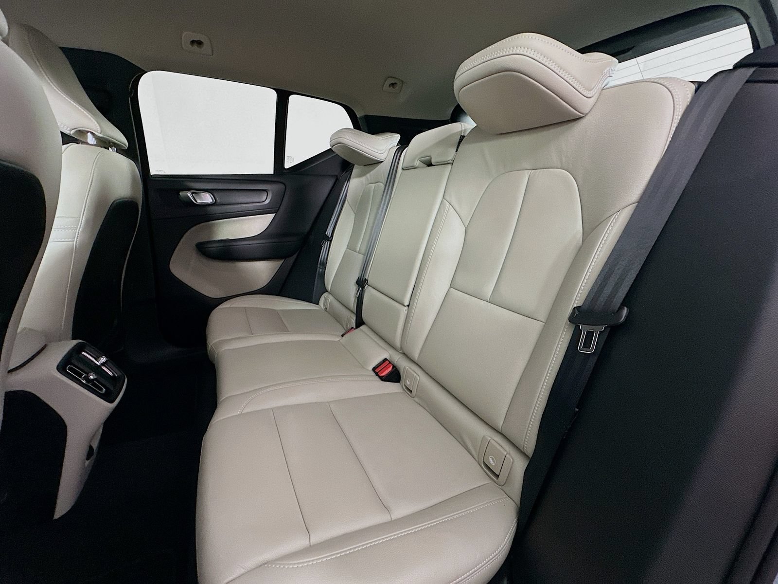 Used 2019 Volvo XC40 T5 Momentum AWD/4WD image 24