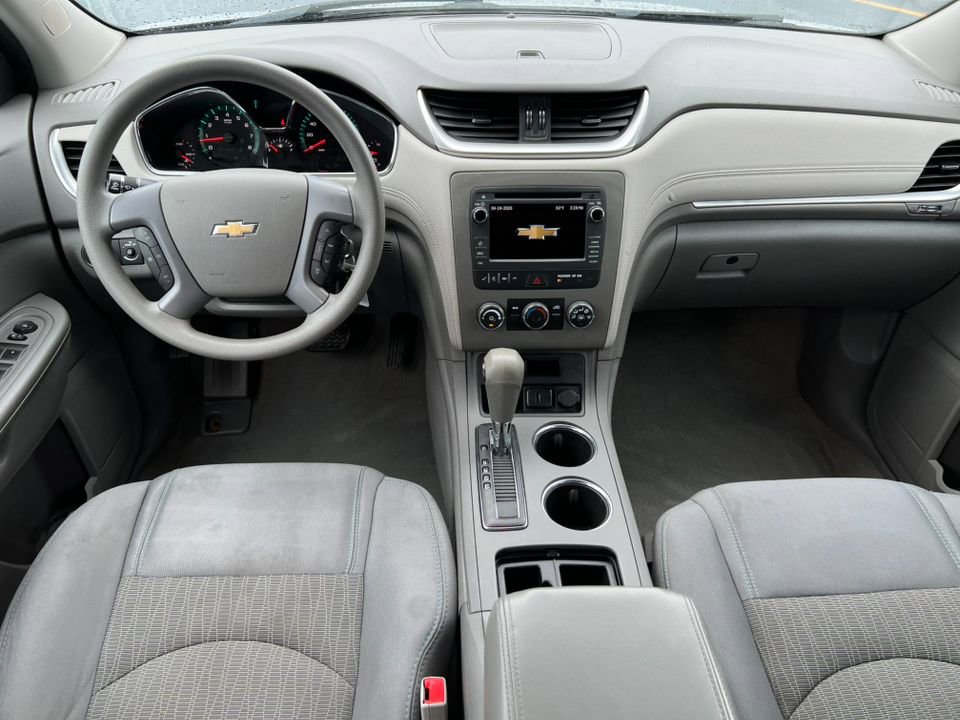 Used 2017 Chevrolet Traverse LS FWD image 2