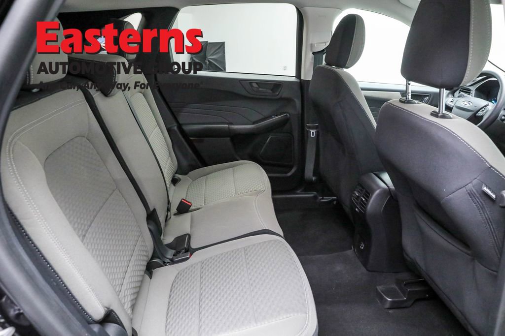 Used 2022 Ford Escape SE image 22