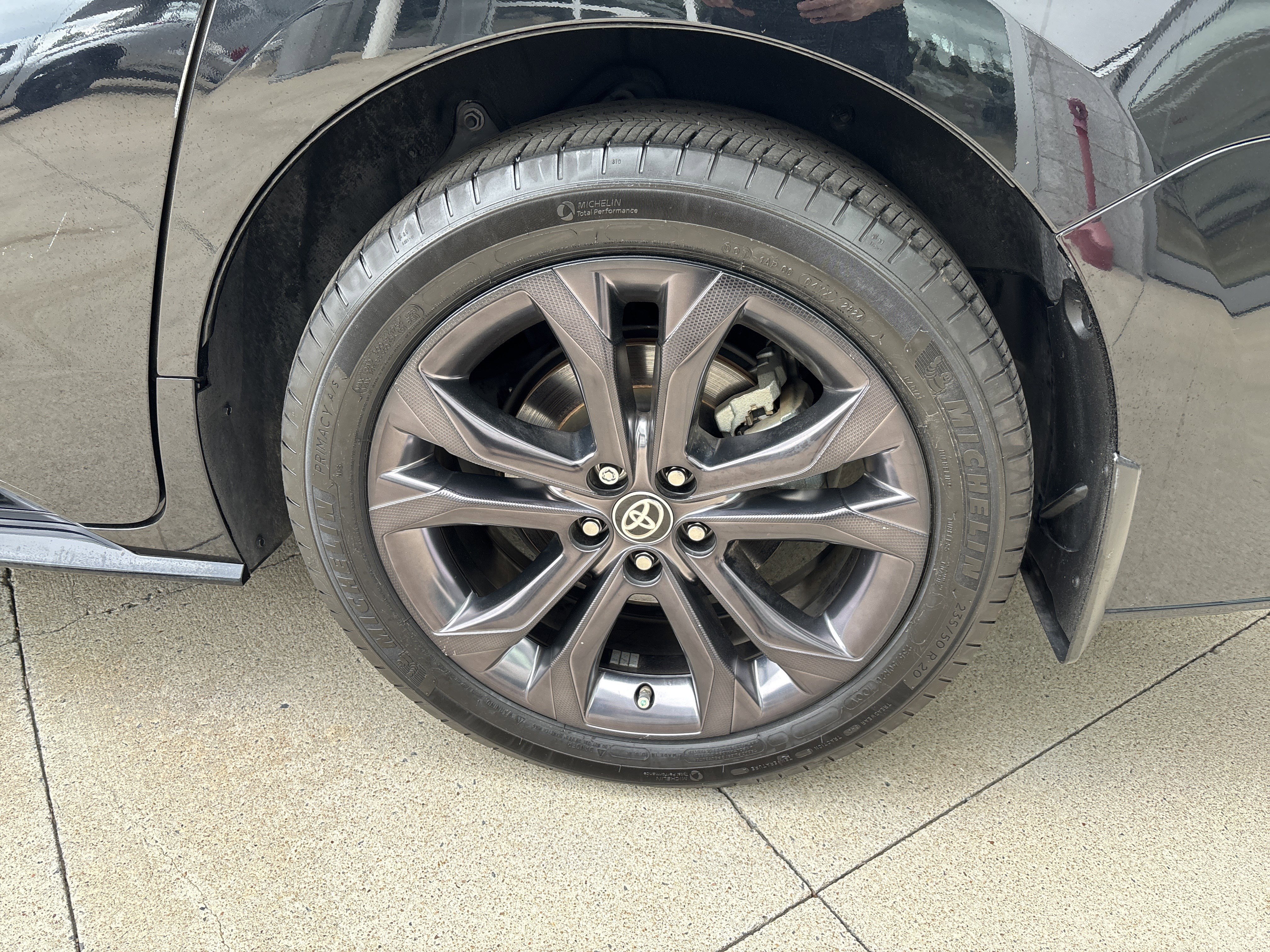 Used 2024 Toyota Sienna XSE FWD image 35