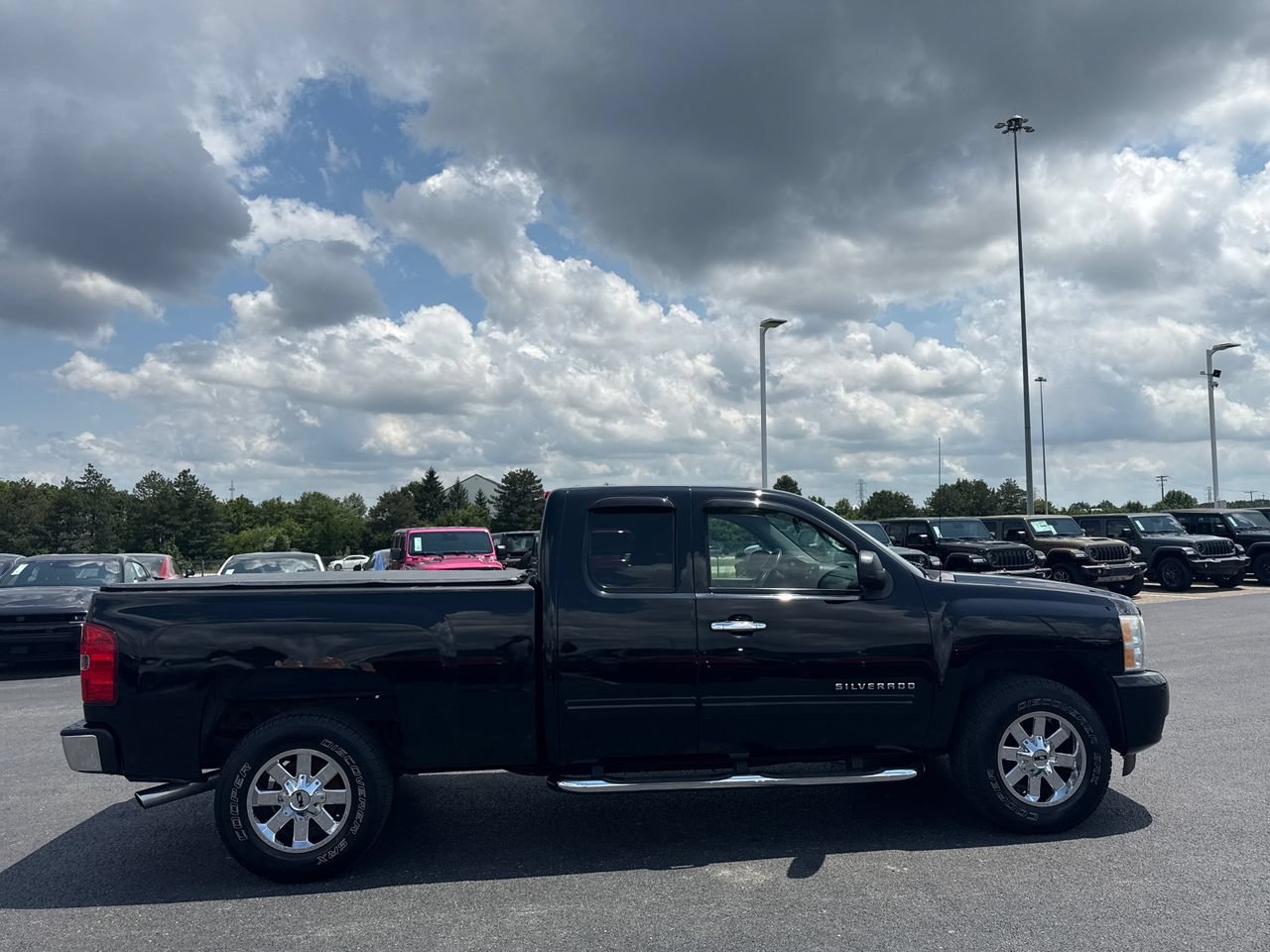 Used 2011 Chevrolet Silverado 1500 LT w/ All-Star Edition RWD image 2