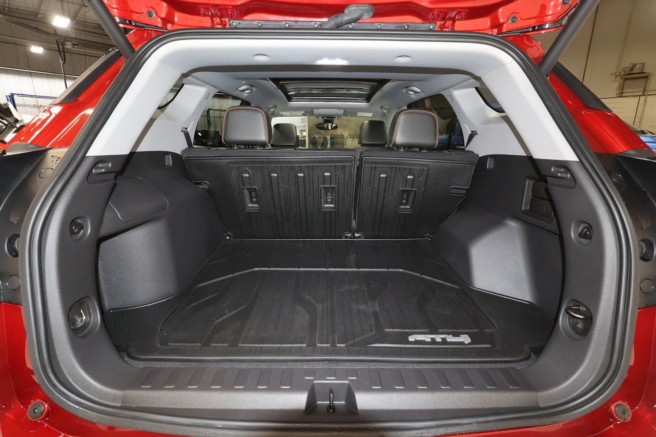 Certified 2024 GMC Terrain AT4 w/ Infotainment Package II AWD/4WD image 24