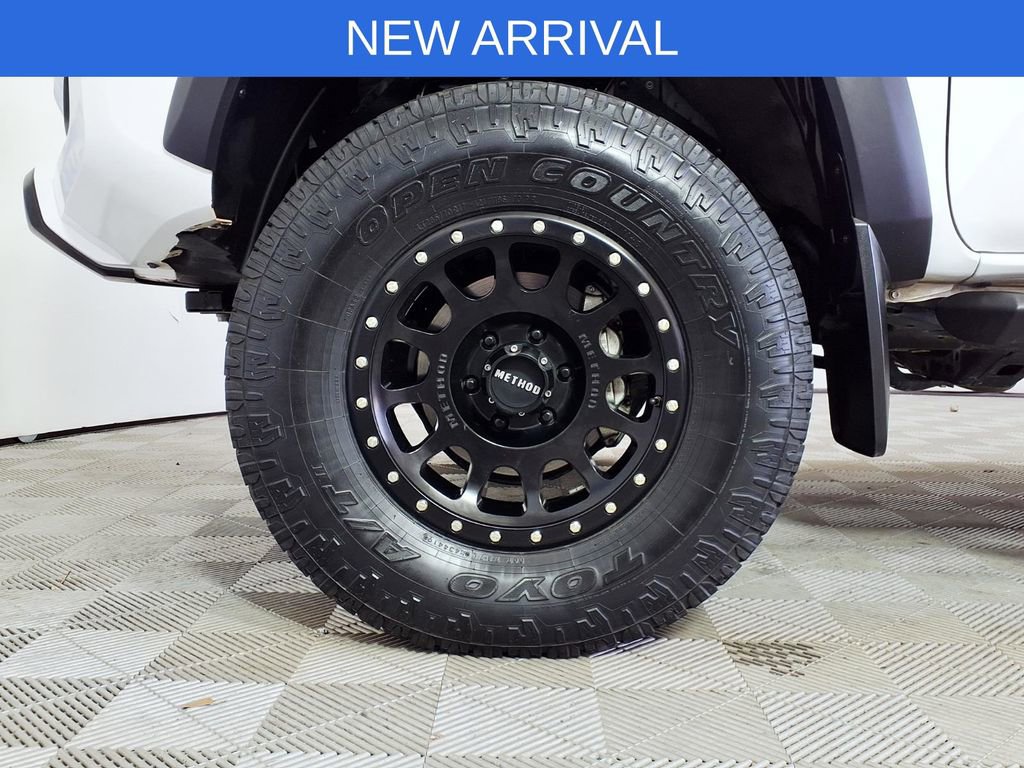 Used 2020 Toyota Tacoma TRD Off-Road w/ Technology Package image 8