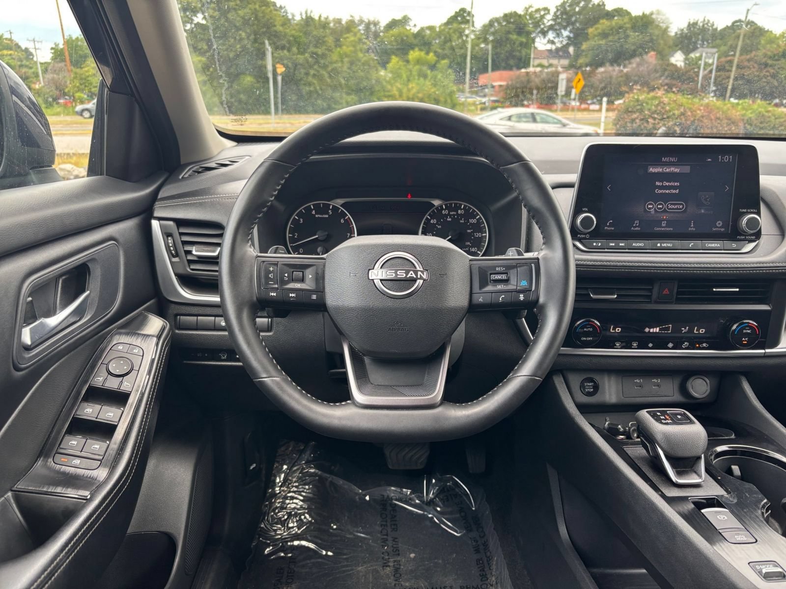 Used 2025 Nissan Rogue SV FWD image 34