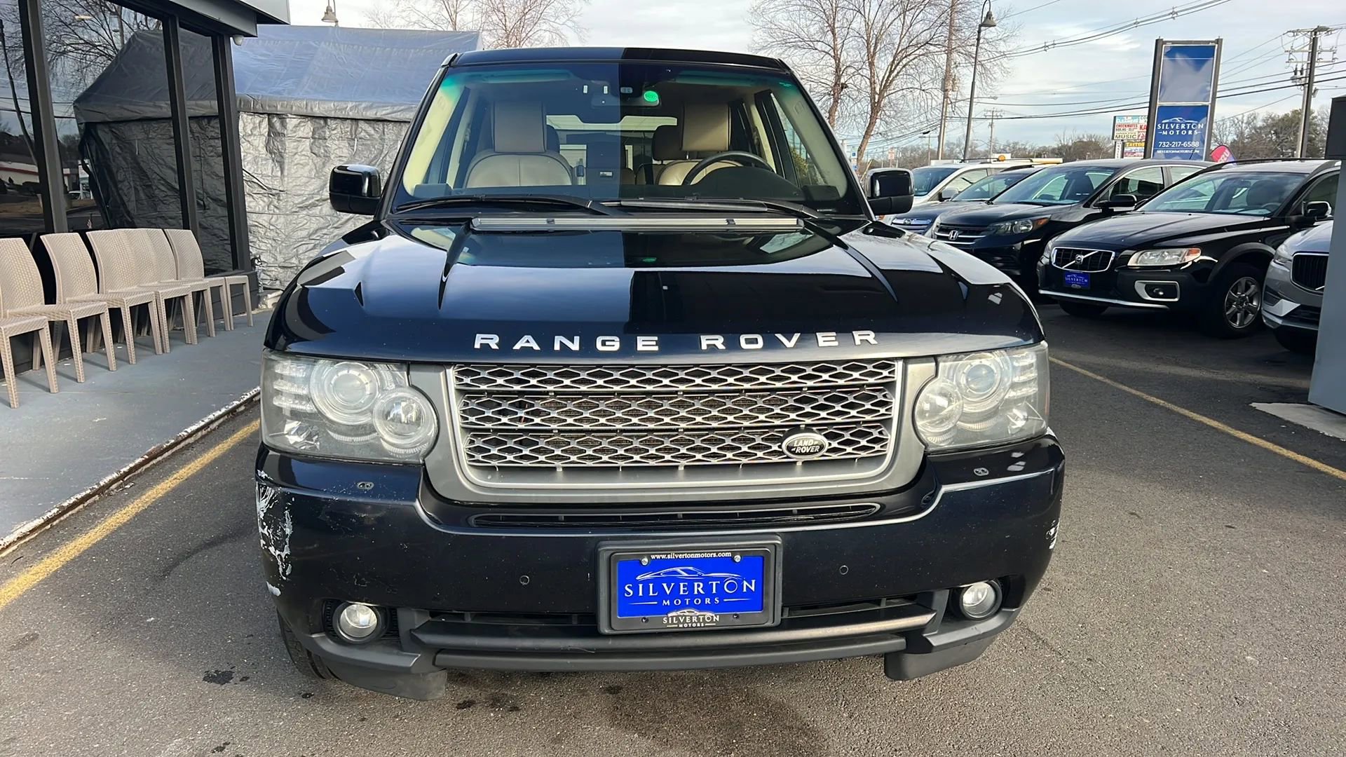 Used 2010 Land Rover Range Rover HSE image 12