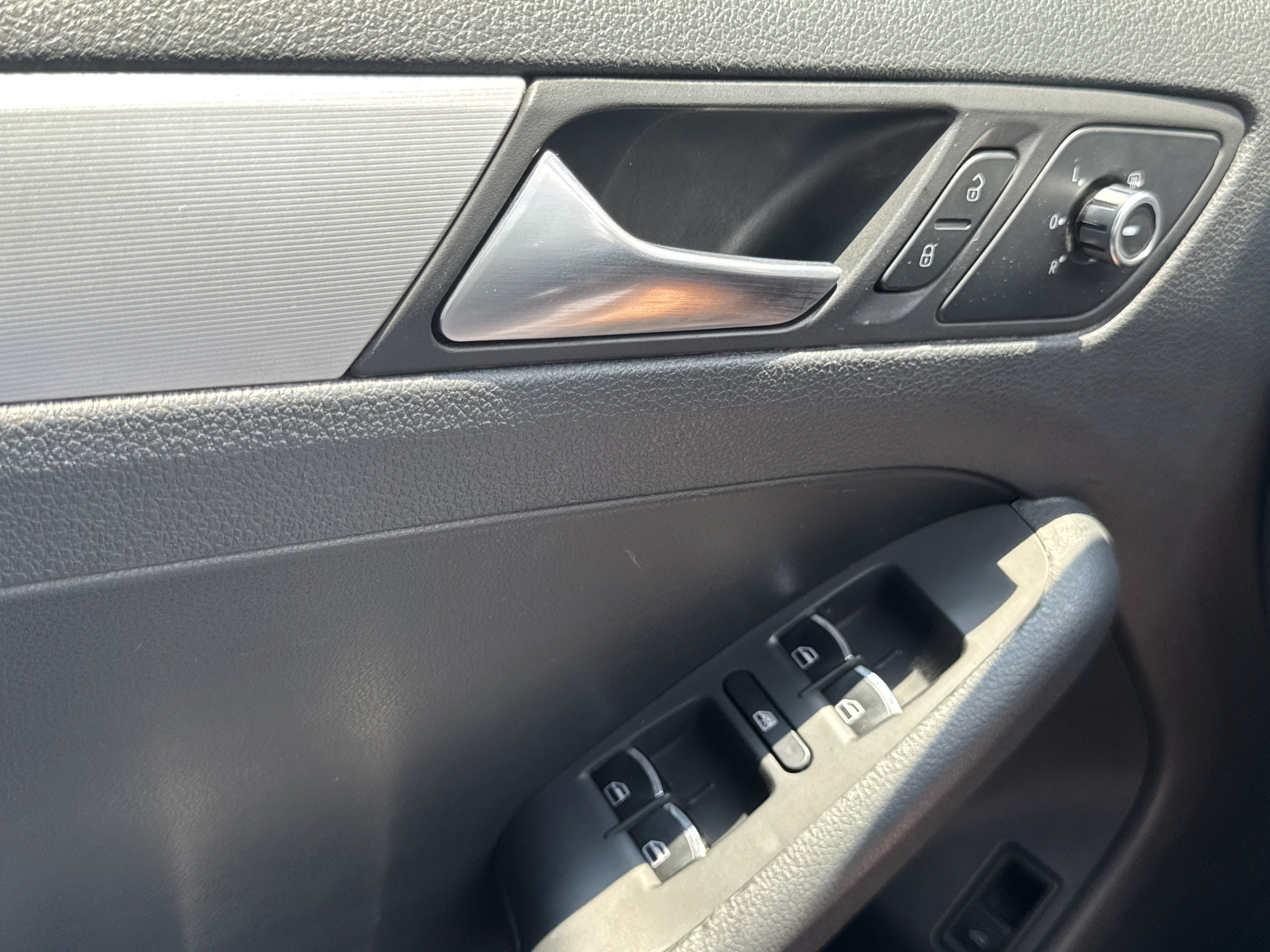 Used 2012 Volkswagen Jetta GLI FWD image 20
