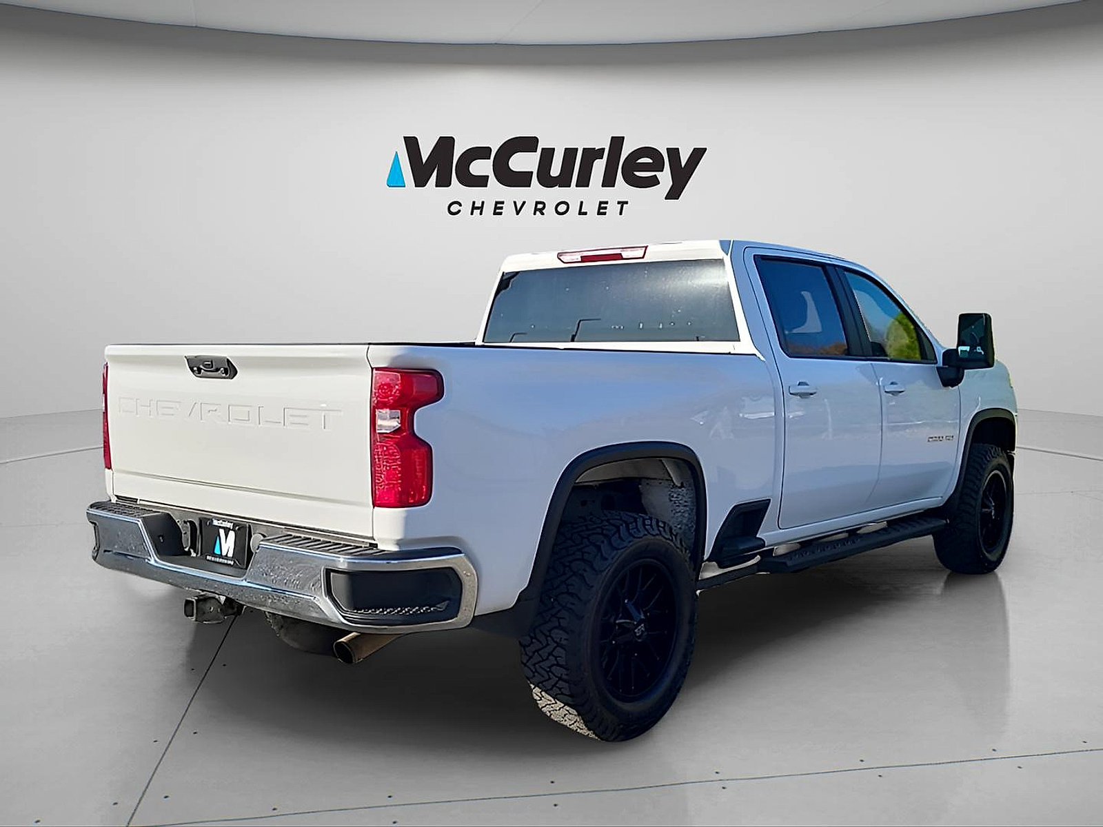 Used 2023 Chevrolet Silverado 2500 LT AWD/4WD image 7