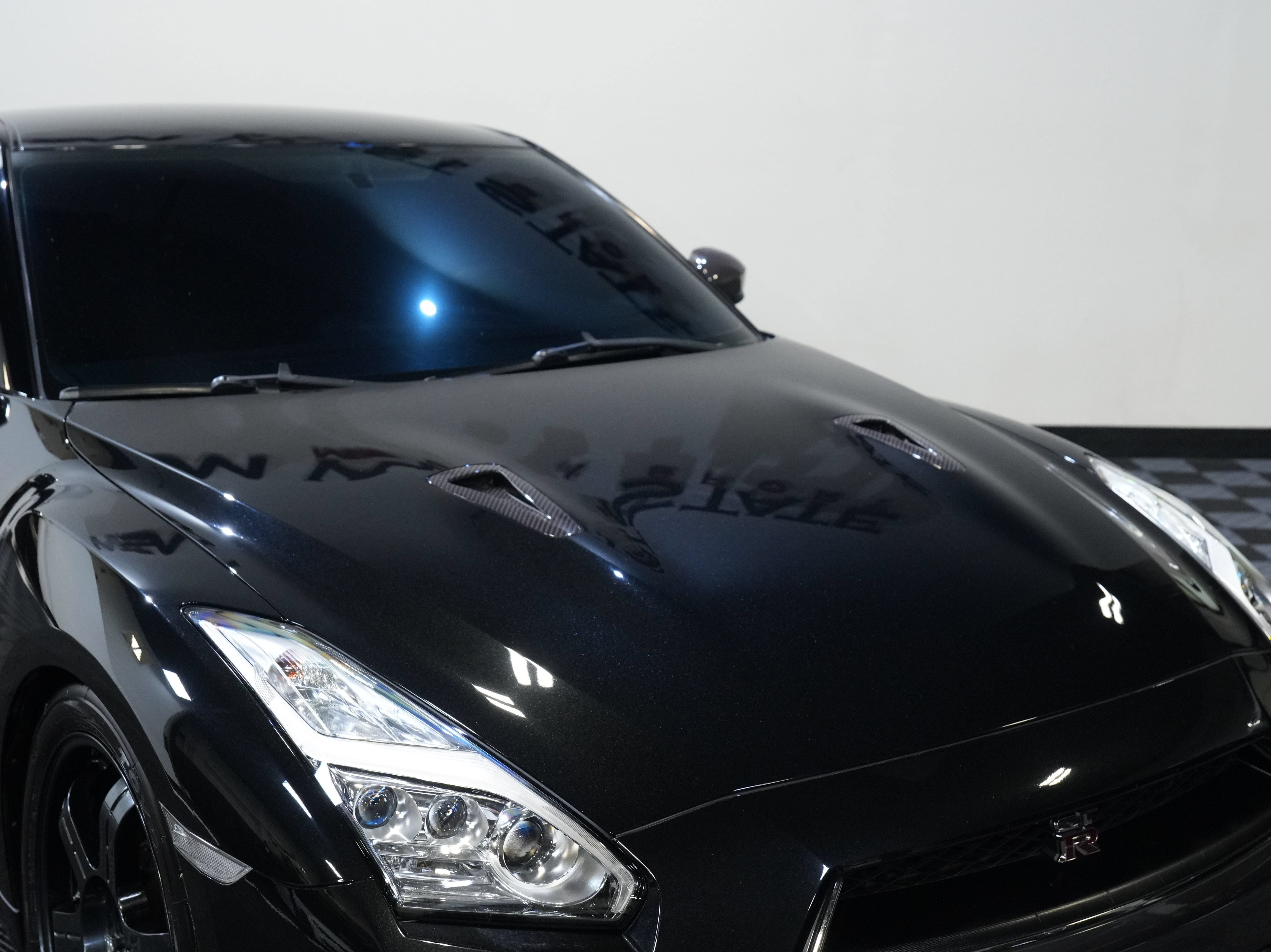 Used 2015 Nissan GT-R Black Edition AWD/4WD image 12