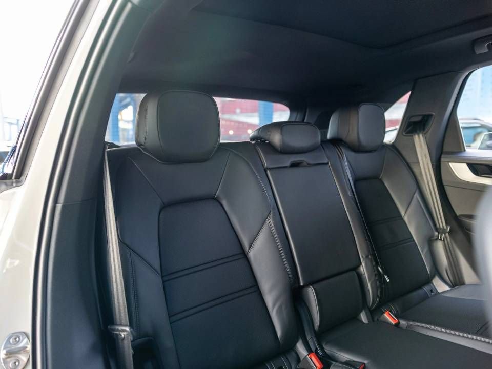 Certified 2026 Porsche Cayenne AWD/4WD image 35