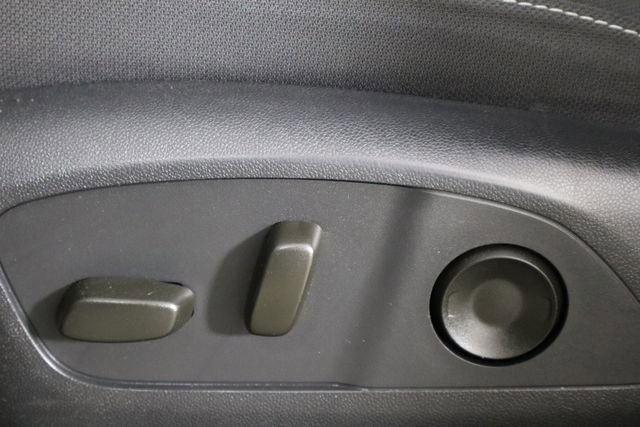 Used 2025 Chevrolet Traverse LT w/ Midnight/Sport Edition image 25