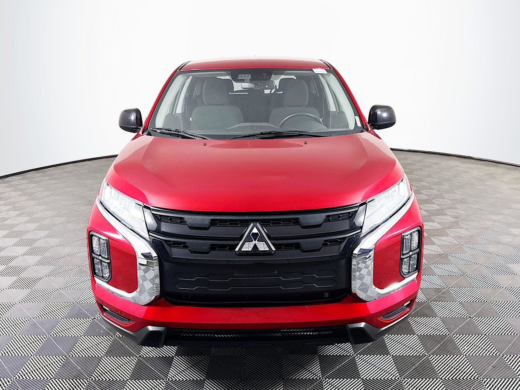 Used 2023 Mitsubishi Outlander Sport LE image 2