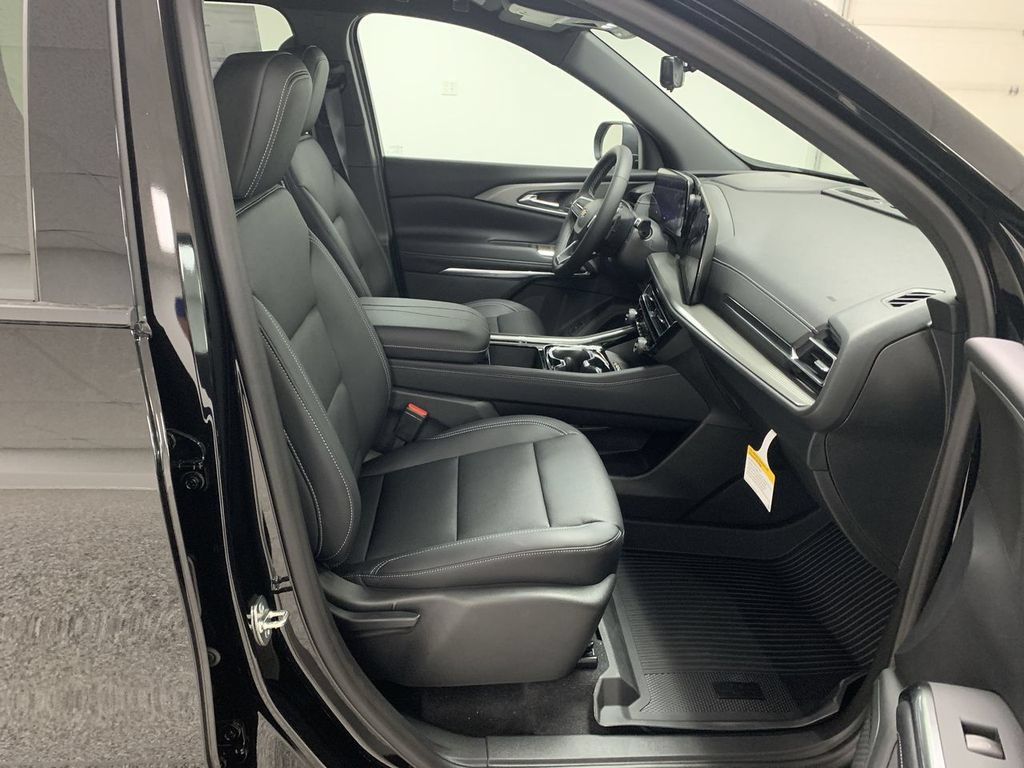New 2026 Chevrolet Traverse LT w/ Driver Confidence Package AWD/4WD image 18