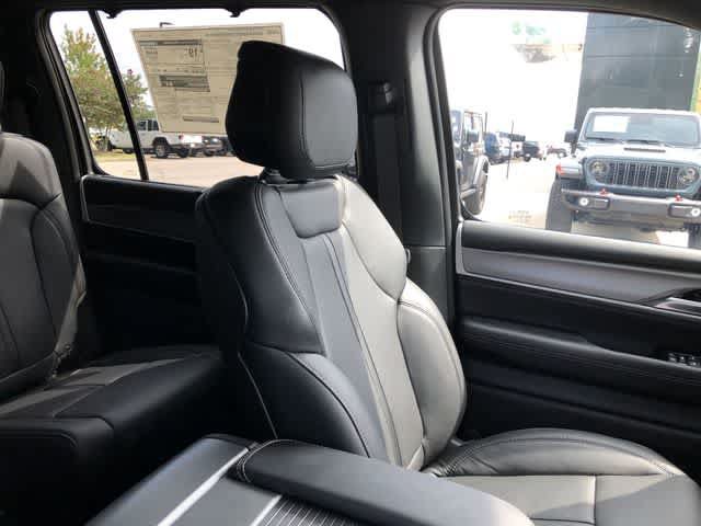 New 2026 Jeep Grand Wagoneer Limited AWD/4WD image 17