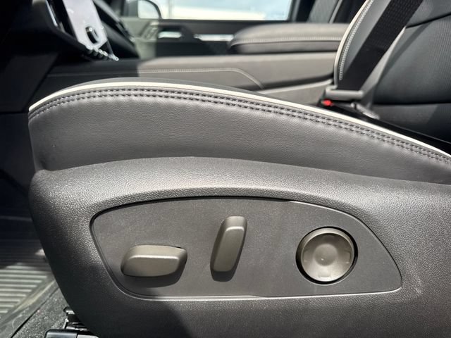 New 2027 GMC Acadia Denali w/ Denali Reserve Package FWD image 16