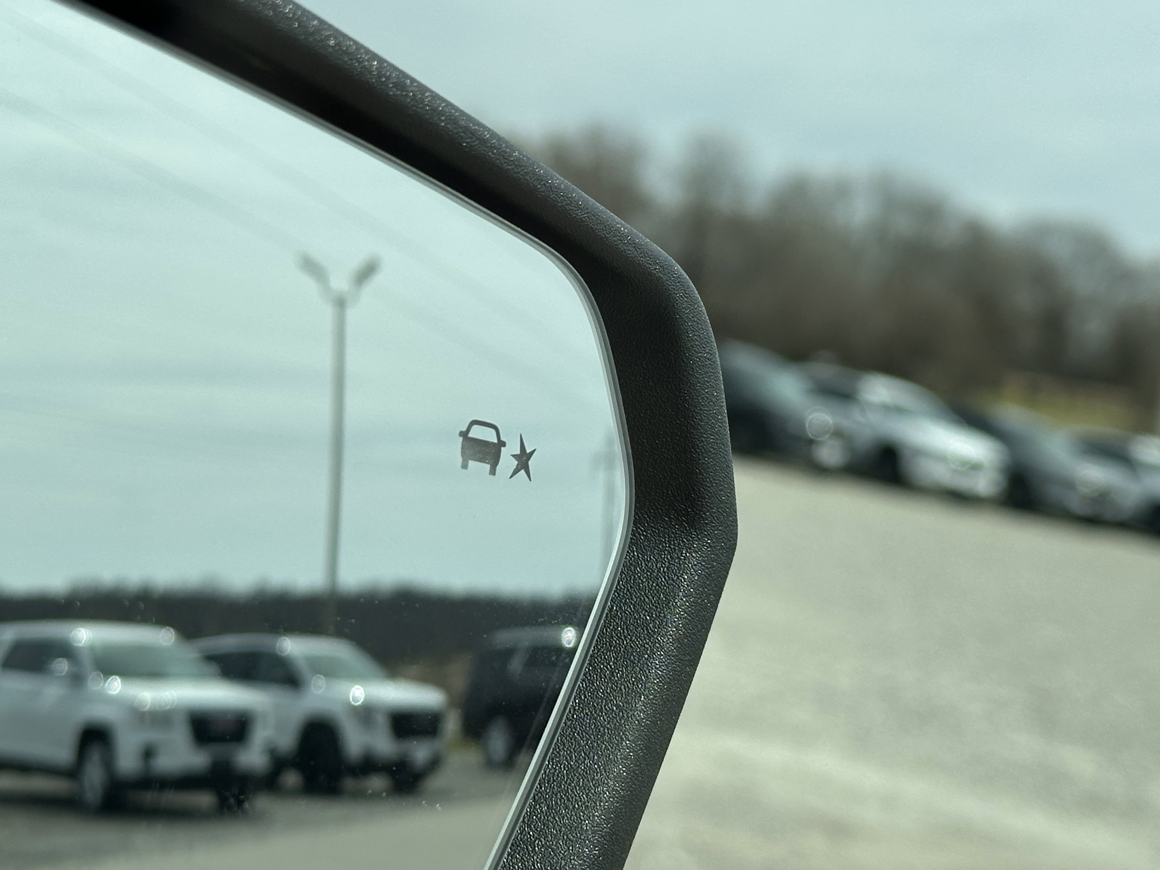 Used 2024 GMC Terrain SLT w/ Infotainment Package II image 39