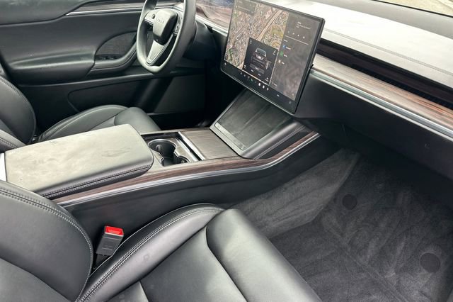 Used 2024 Tesla Model X image 18