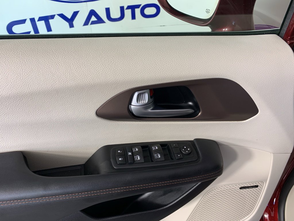 Used 2017 Chrysler Pacifica Touring-L Plus w/ Advanced Safetytec Group image 15