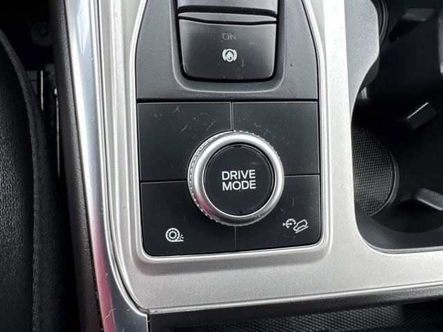 Used 2022 Ford Explorer XLT w/ Equipment Group 202A image 21