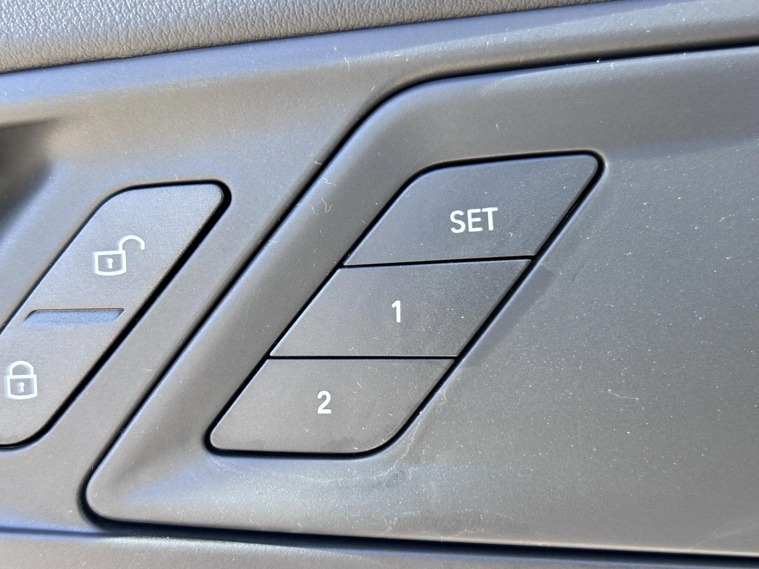 Used 2026 BMW X1 xDrive28i w/ Technology Package image 23