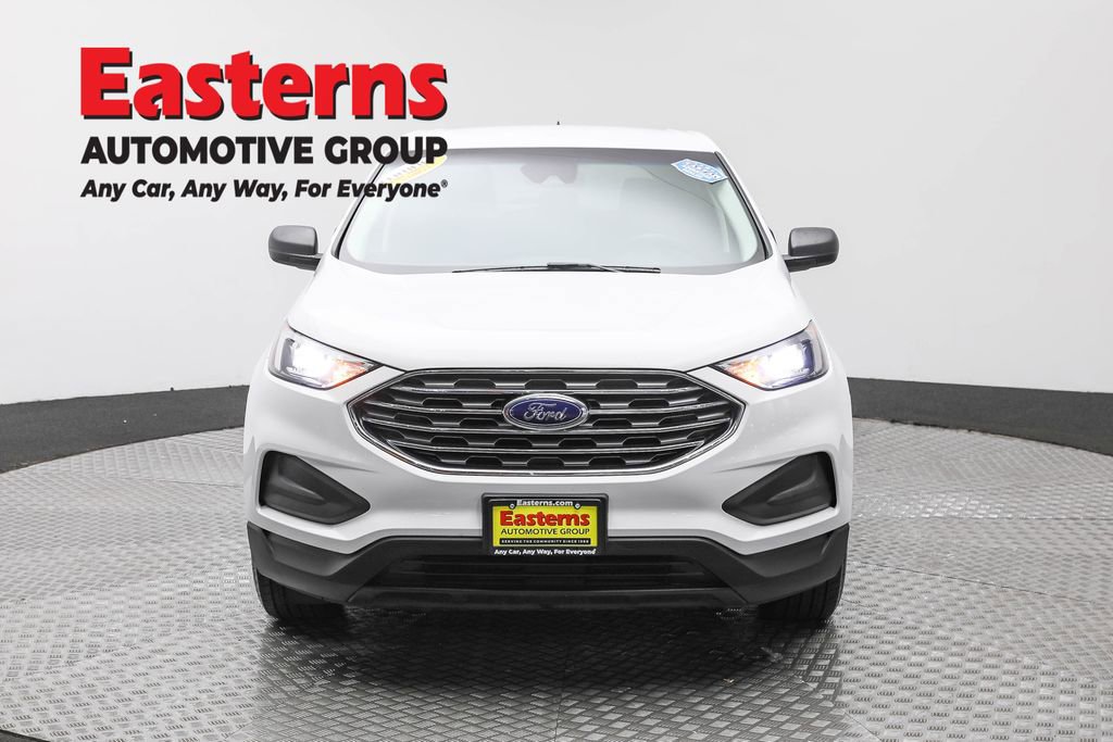 Used 2020 Ford Edge SE image 2