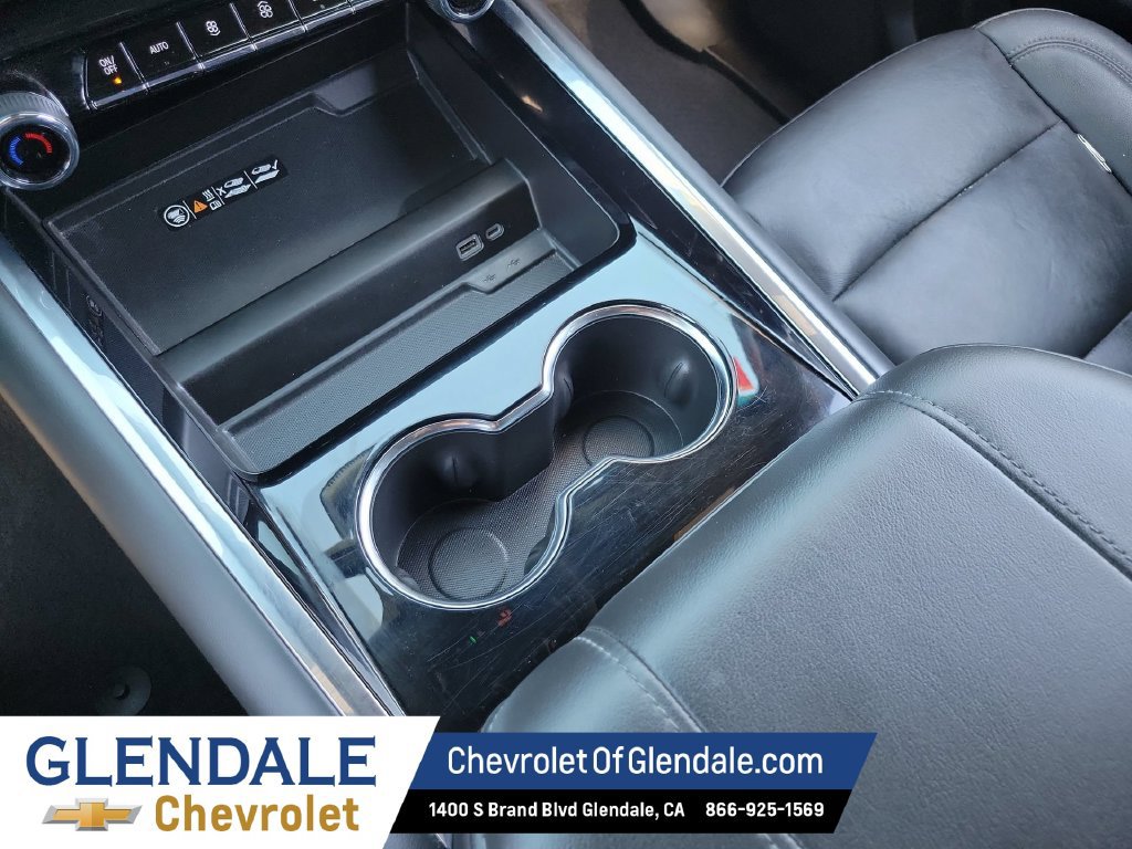 Used 2025 Chevrolet Suburban Z71 AWD/4WD image 26