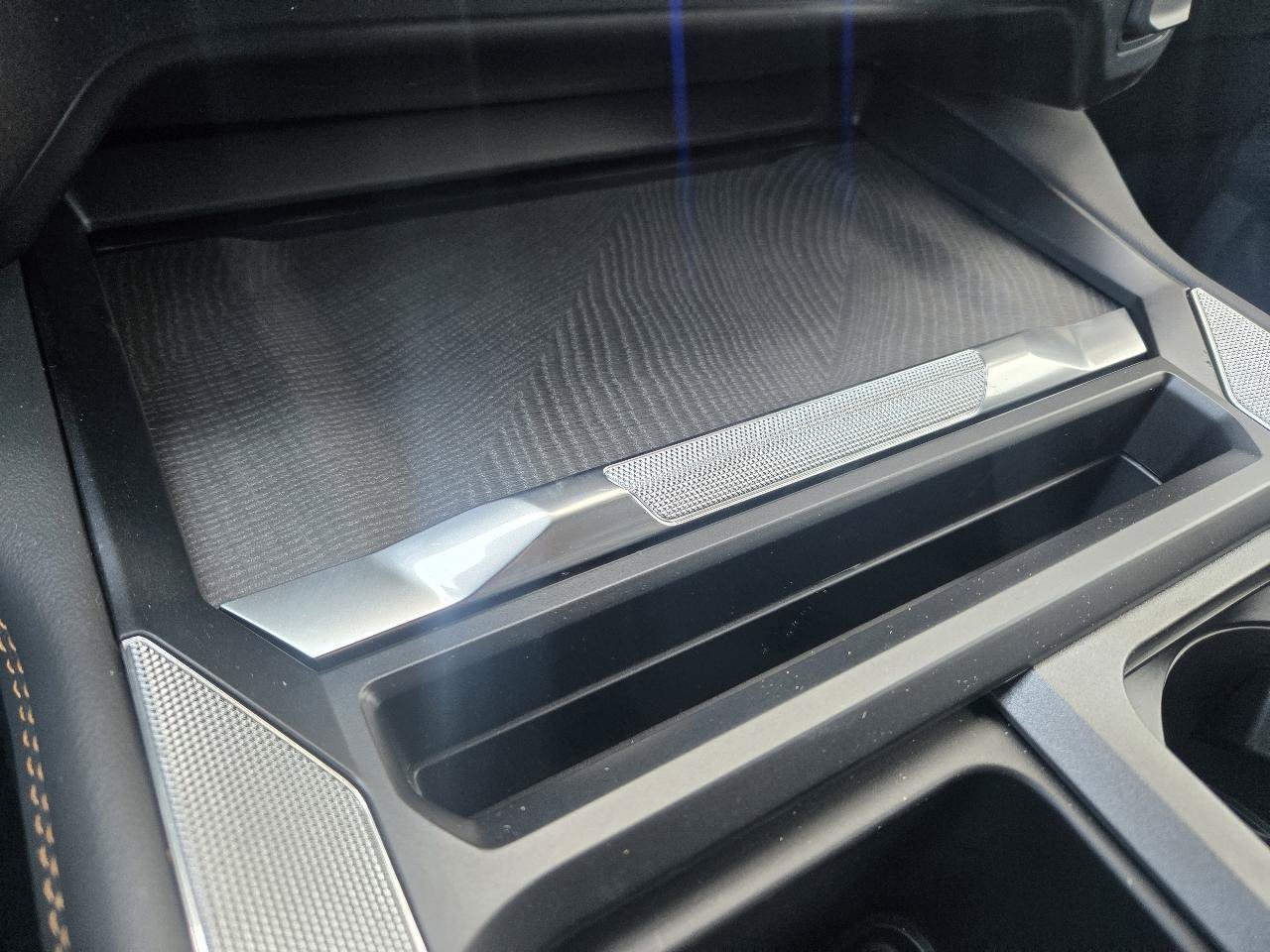 Used 2024 Ford F450 Platinum AWD/4WD image 32