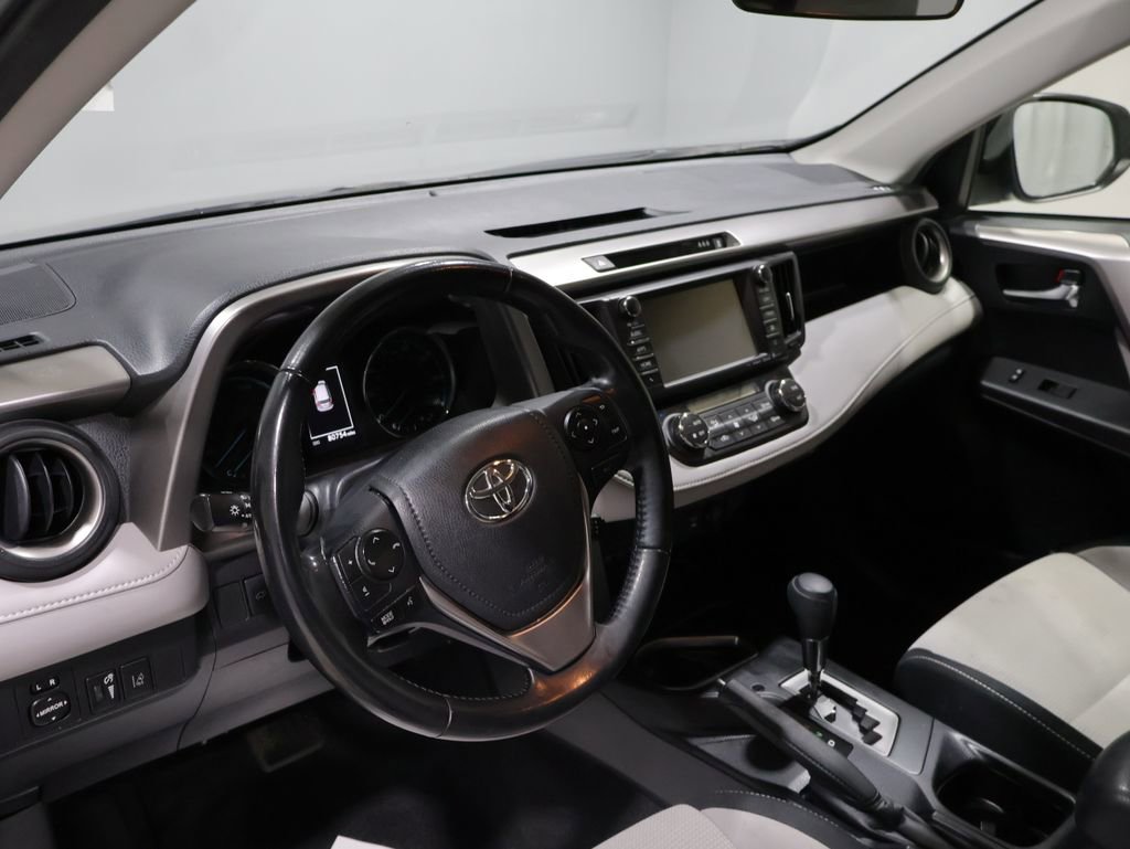Used 2018 Toyota RAV4 XLE w/ Convenience Package image 14