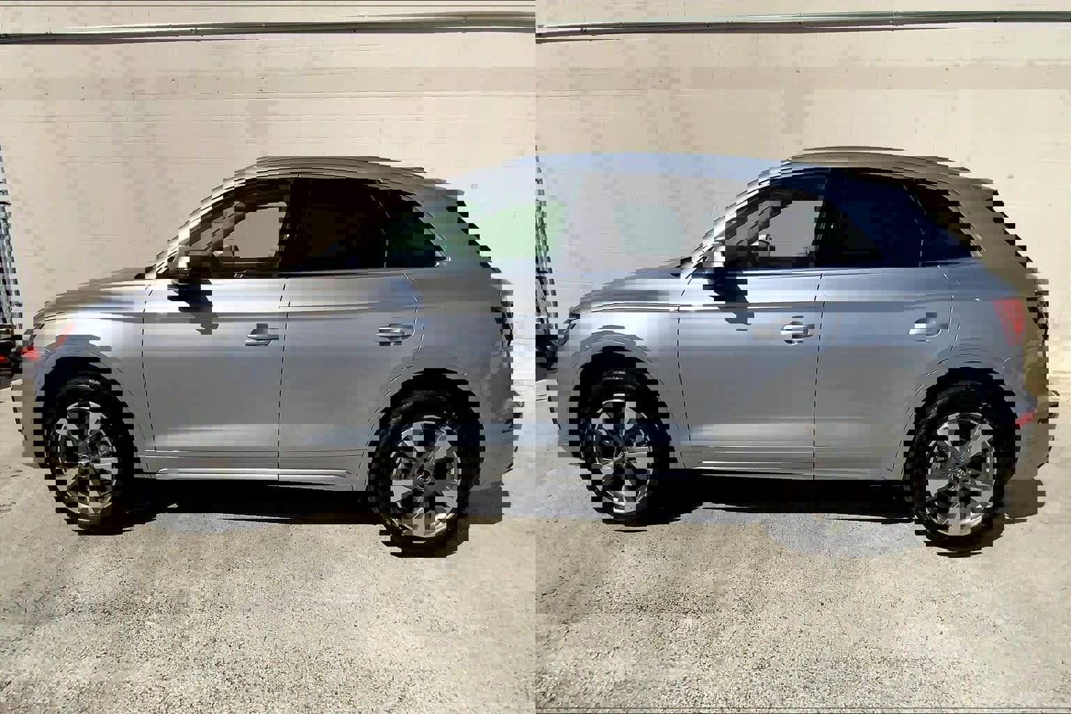 Used 2022 Audi Q5 2.0T Premium Plus w/ Premium Plus Package image 4