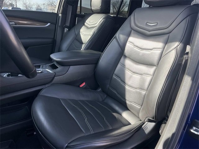 Used 2023 Cadillac XT6 Sport w/ Platinum Package image 36