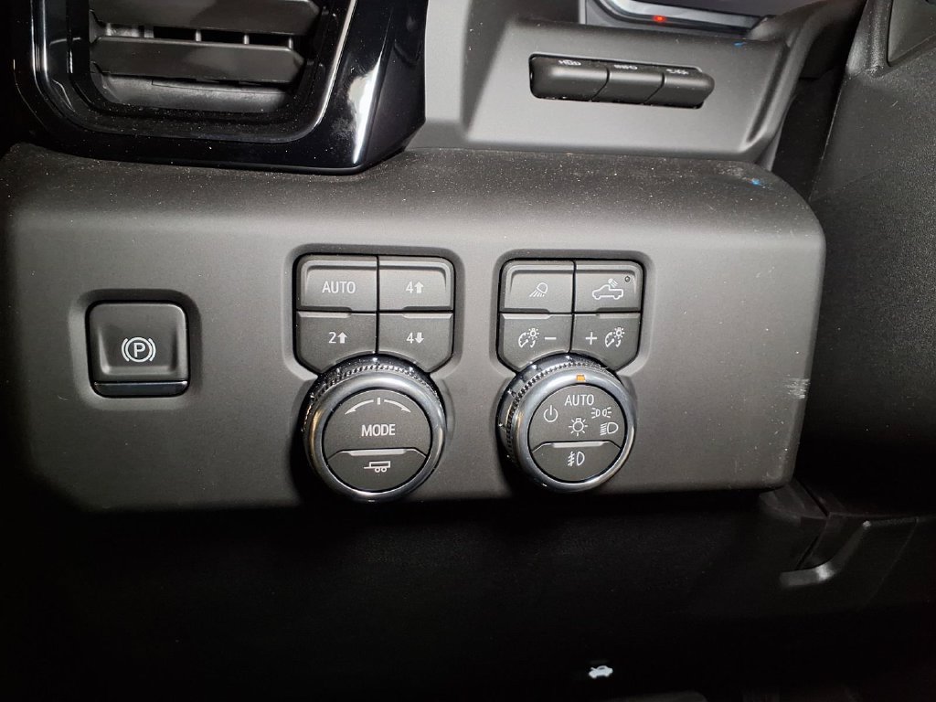 New 2026 GMC Sierra 2500 AT4 w/ AT4 Premium Plus Package AWD/4WD image 18