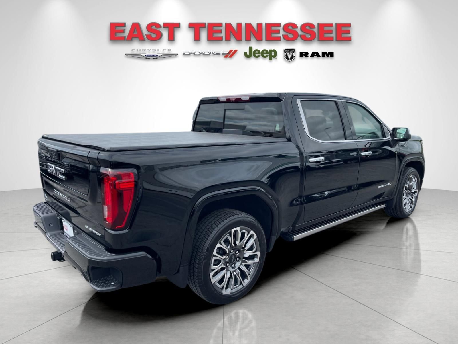 Used 2025 GMC Sierra 1500 Denali Ultimate AWD/4WD image 3