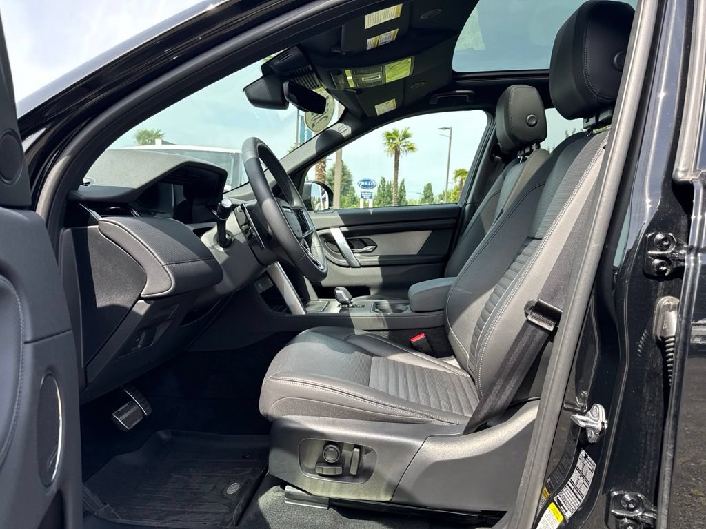 Certified 2025 Land Rover Discovery Sport Dynamic SE AWD/4WD image 5