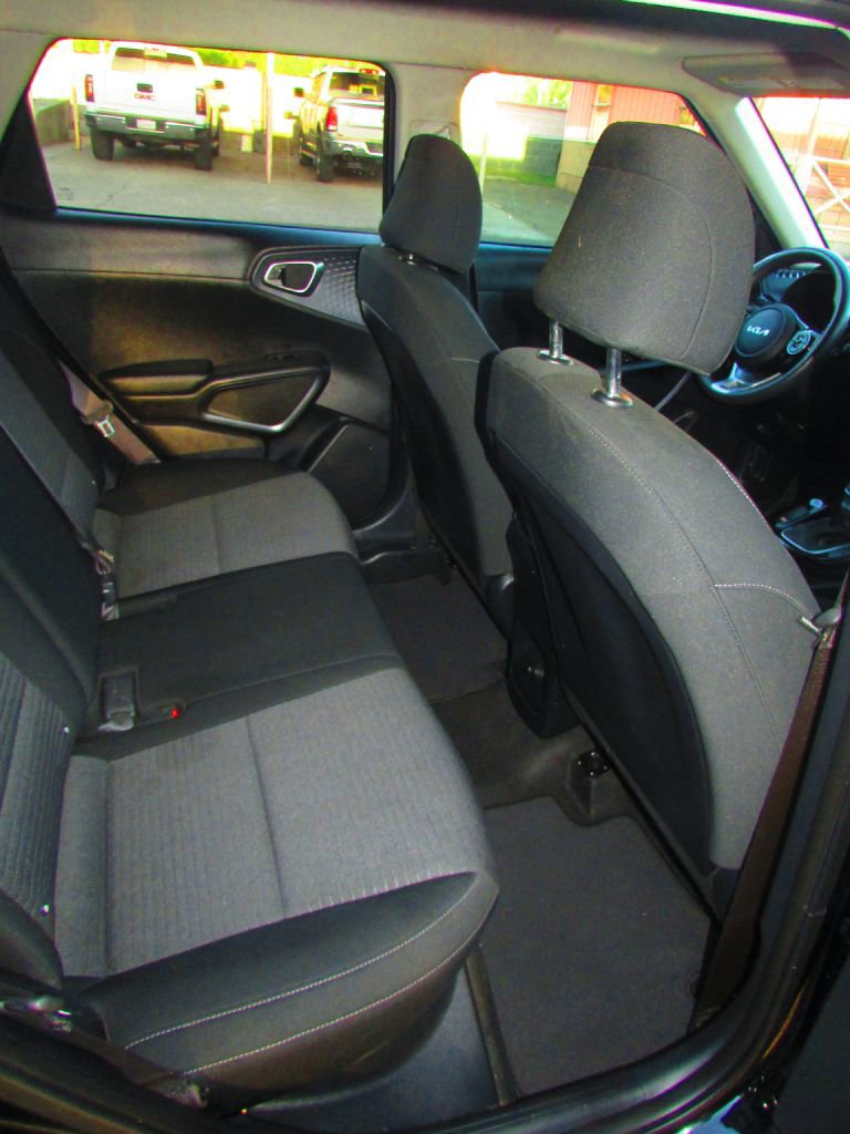 Used 2022 Kia Soul S image 19