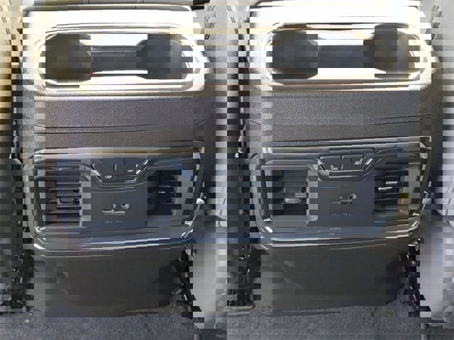 New 2026 GMC Sierra 2500 SLT w/ SLT Premium Package image 31