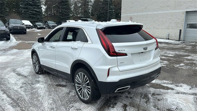 Used 2024 Cadillac XT4 Premium Luxury image 6
