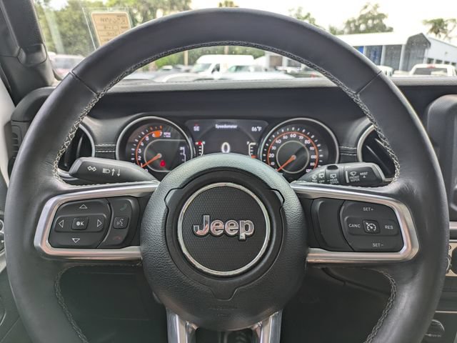 Used 2018 Jeep Wrangler Unlimited Sahara w/ Cold Weather Group AWD/4WD image 30
