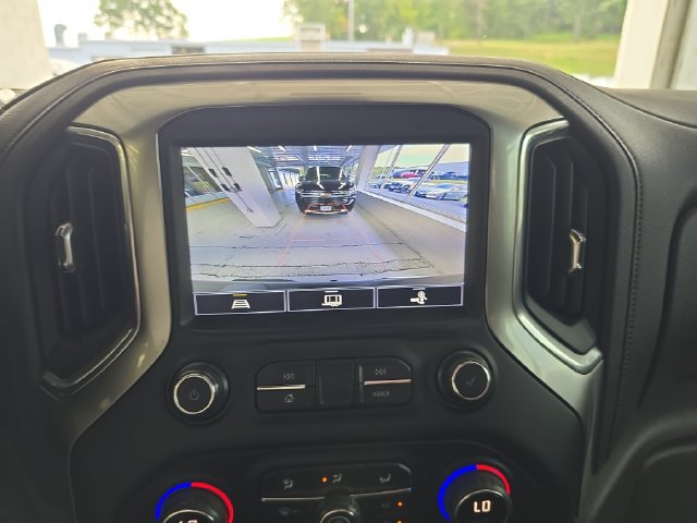 Used 2021 Chevrolet Silverado 1500 LTZ w/ LTZ Premium Package AWD/4WD image 17