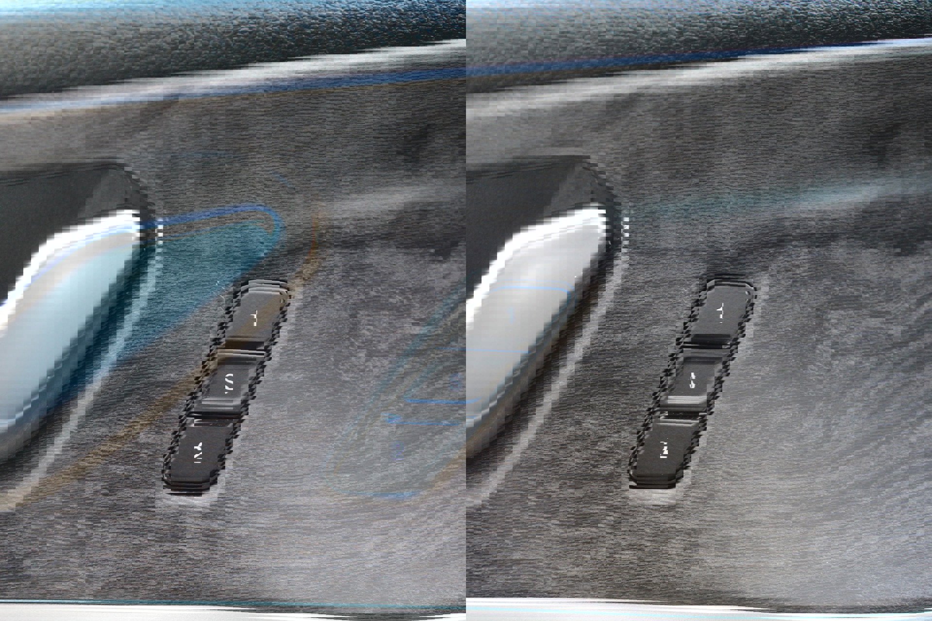 Used 2024 Jeep Grand Cherokee L Limited w/ Luxury Tech Group II image 32